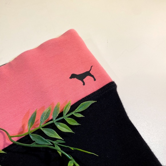 🦋 Cropped PINK yoga pants 🦋 - Picture 2 of 4